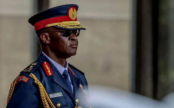 مصرع قائد الجيش الكيني وضباط كبار في حادث تحطم مروحية
